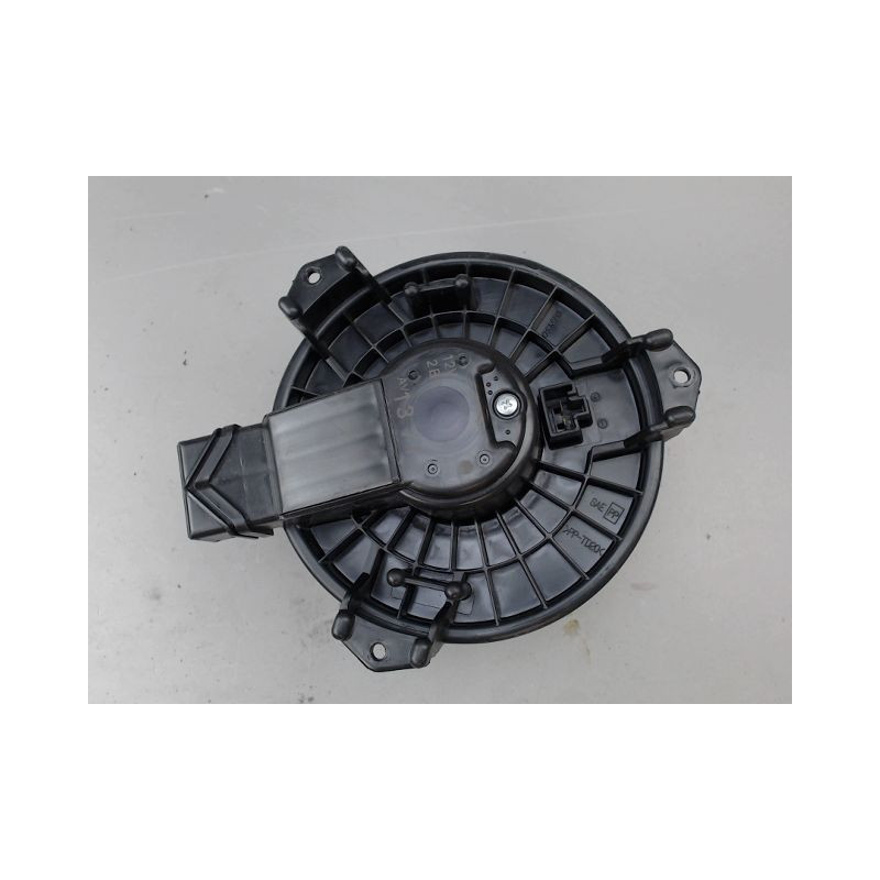 MOTEUR VENTILATEUR CHAUFFAGE TOYOTA YARIS