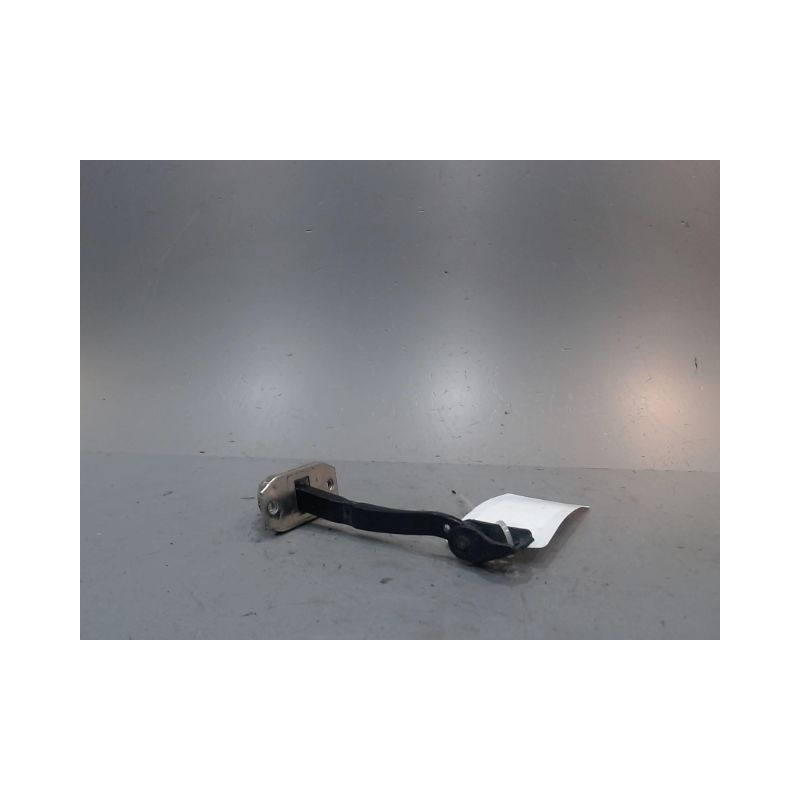 TIRANT PORTE AVANT GAUCHE NISSAN QASHQAI