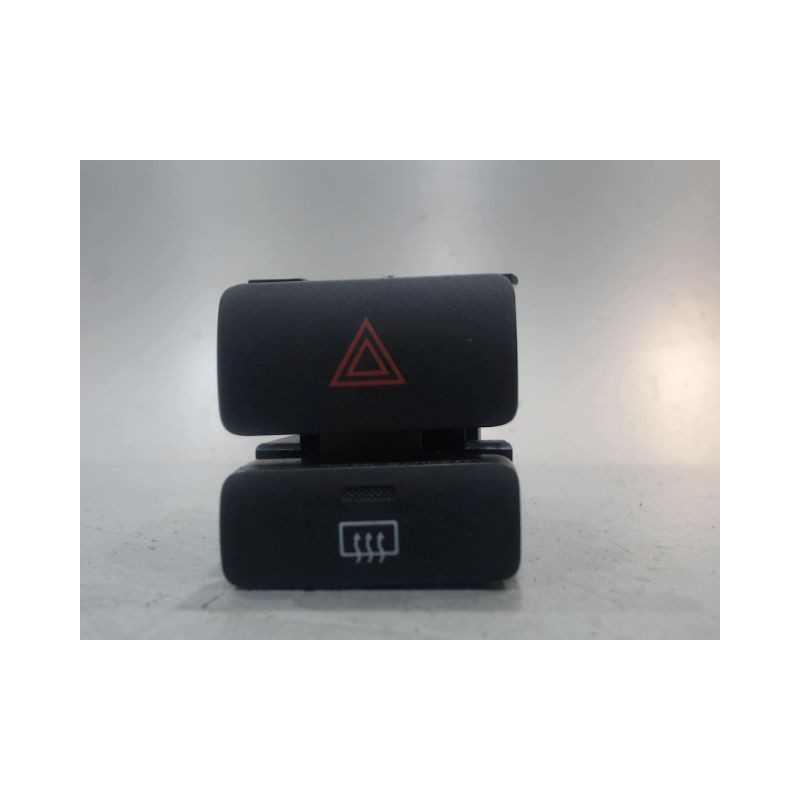 BOUTON DE WARNING TOYOTA COROLLA