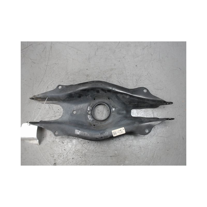 TRIANGLE INFERIEUR ARRIERE DROIT MERCEDES CLS