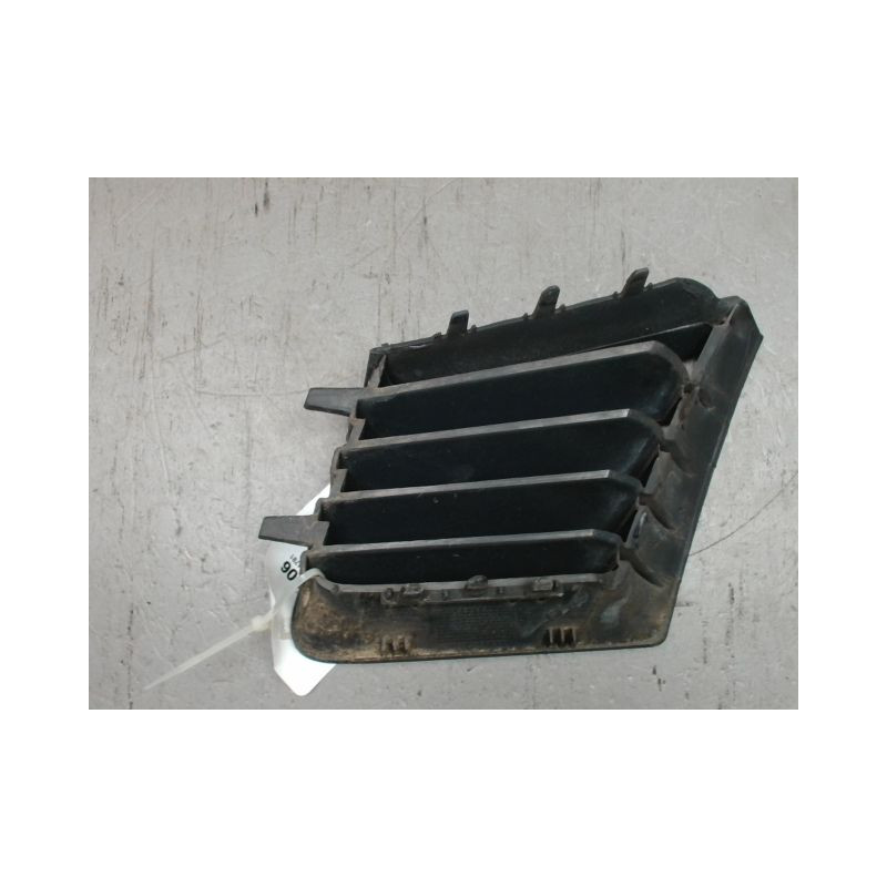 GRILLE CALANDRE DROIT SEAT CORDOBA 2002-