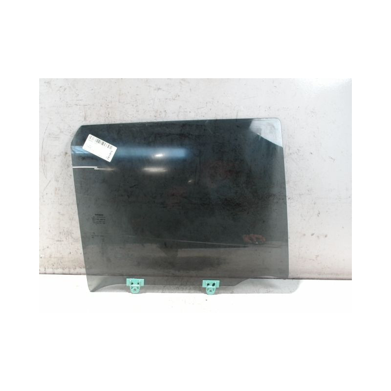 GLACE PORTE ARD NISSAN JUKE