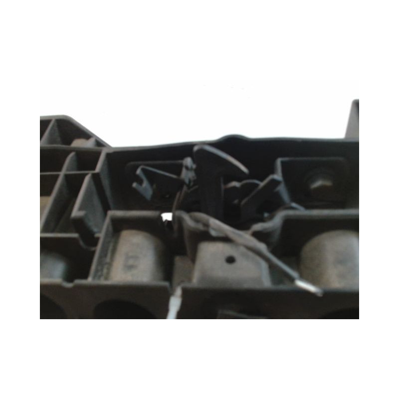 TRAVERSE SUPERIEURE ARMATURE AVANT RENAULT CLIO