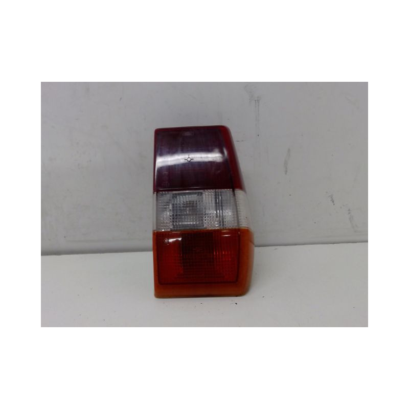 FEU ARRIERE DROIT FORD FIESTA 83-89