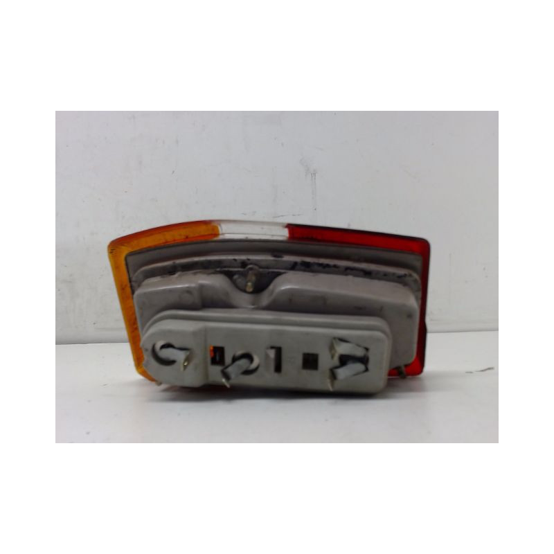 FEU ARRIERE DROIT FORD FIESTA 83-89