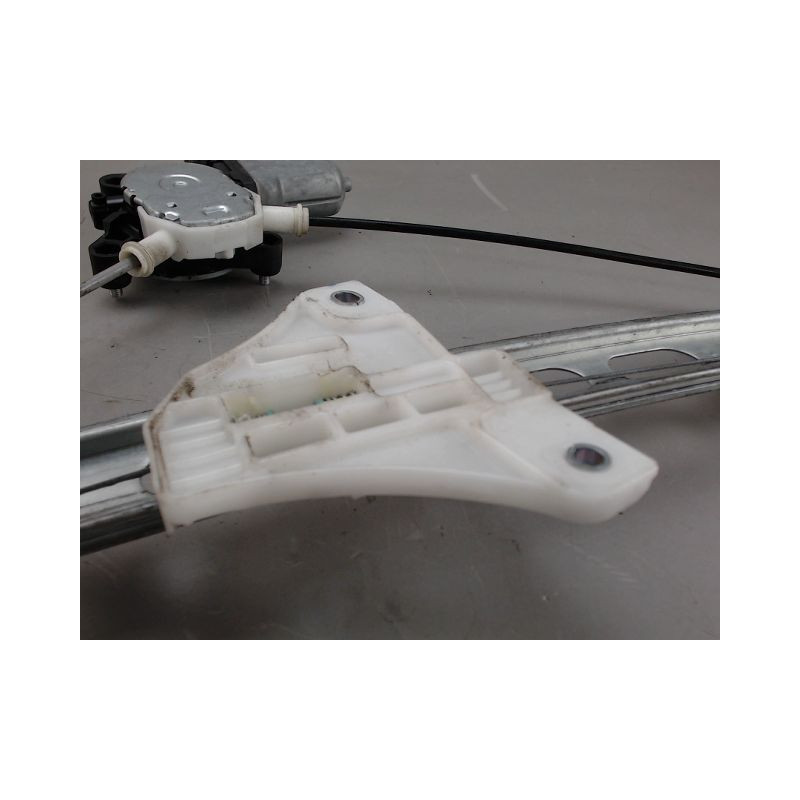 MECANISME LEVE-GLACE AVANT GAUCHE SUZUKI SWIFT