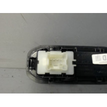 COMMANDE LEVE-GLACE PORTE AVD DACIA DUSTER