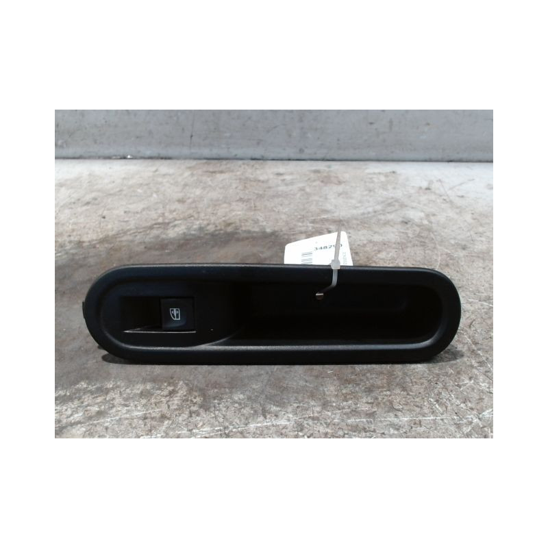 COMMANDE LEVE-GLACE PORTE AVD RENAULT TWINGO