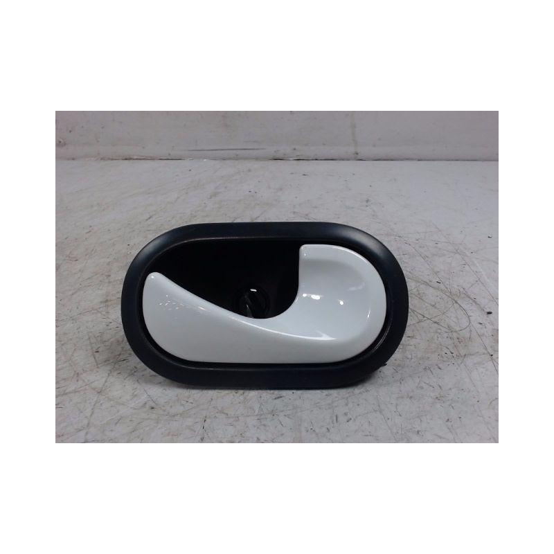 POIGNEE INTERIEURE PORTE AVANT GAUCHE RENAULT TWINGO 2 2010-