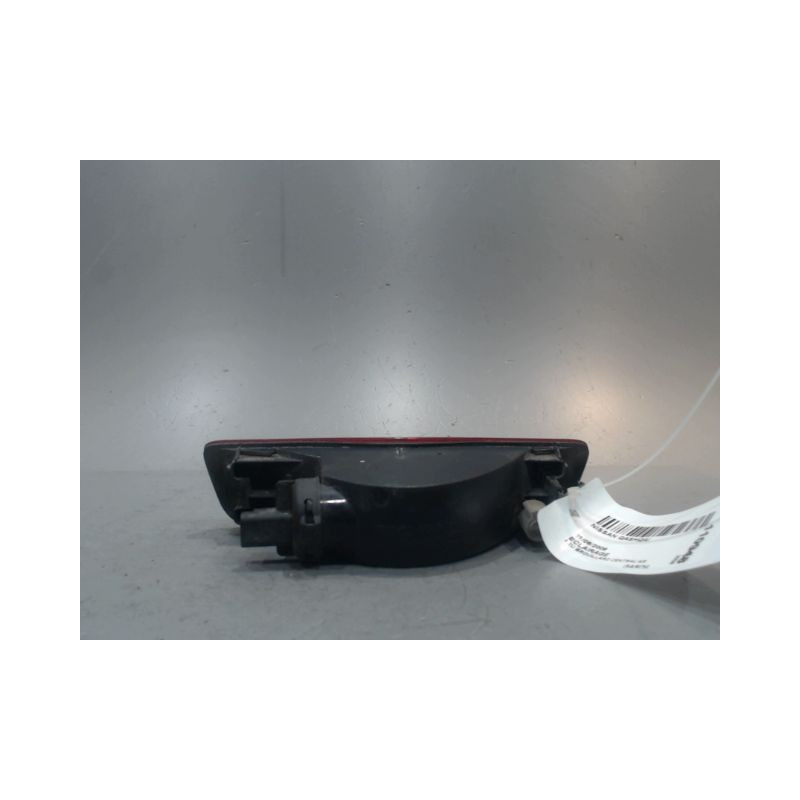 FEU BROUILLARD CENTRAL ARRIERE NISSAN QASHQAI
