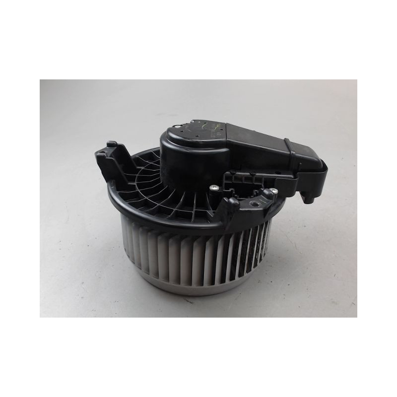 MOTEUR VENTILATEUR CHAUFFAGE TOYOTA RAV4