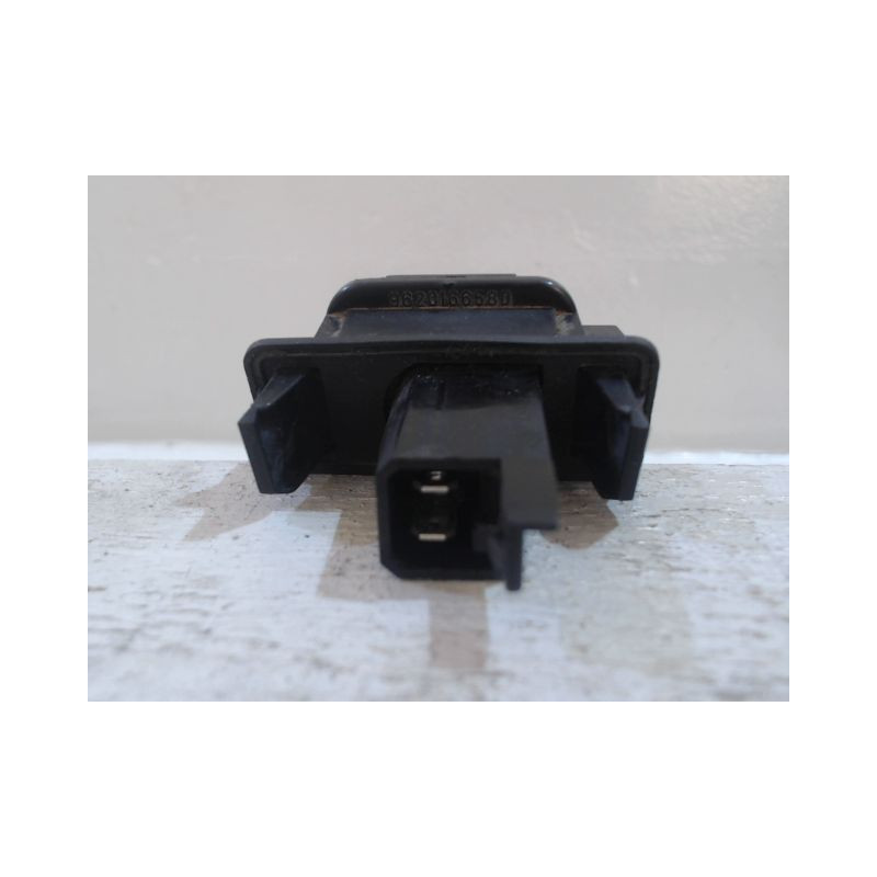 ECLAIREUR PLAQUE DE POLICE DROIT CITROEN SAXO -99