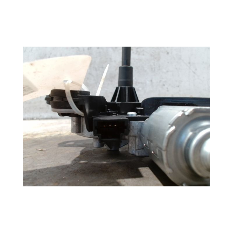 MOTEUR ESSUIE-GLACE ARRIERE RENAULT CLIO