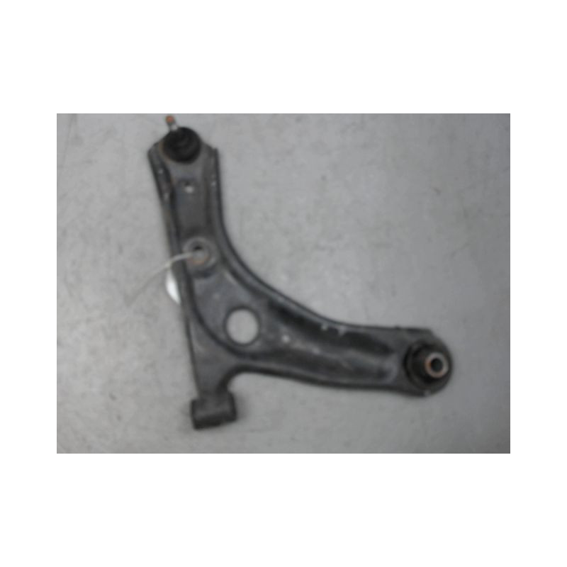 TRIANGLE INFERIEUR AVANT DROIT TOYOTA AYGO 5P
