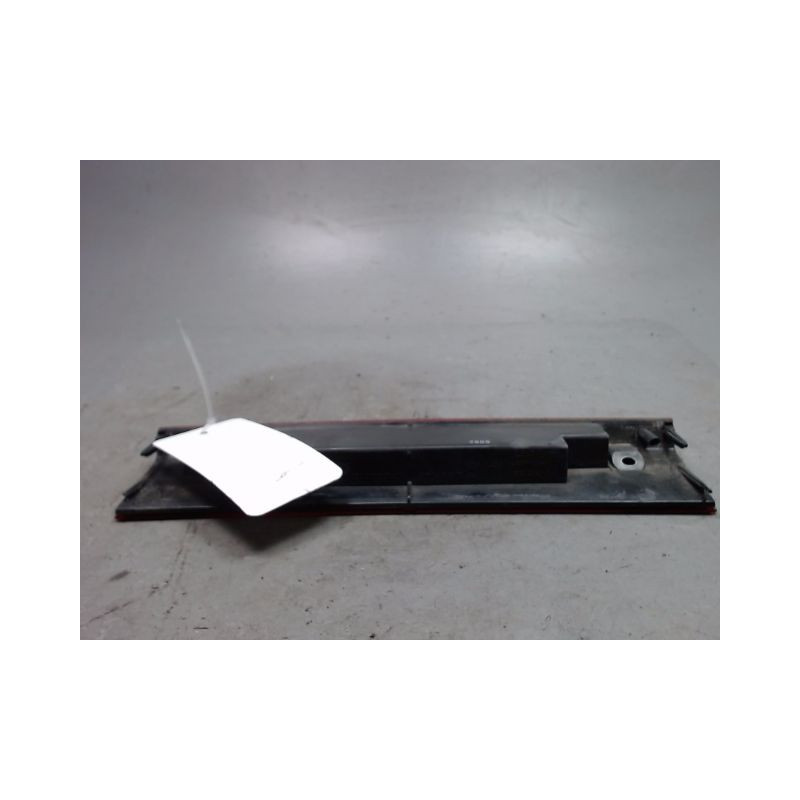 FEUX STOP SUPPLEMENTAIRE FORD FOCUS C-MAX 03-07