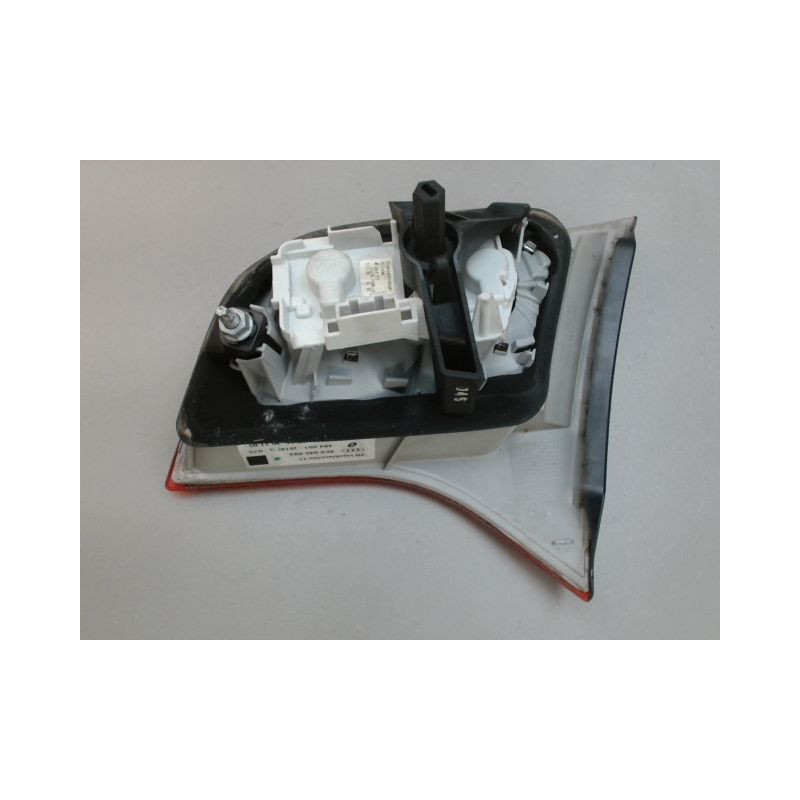 FEU ARRIERE INTERIEUR GAUCHE AUDI A4