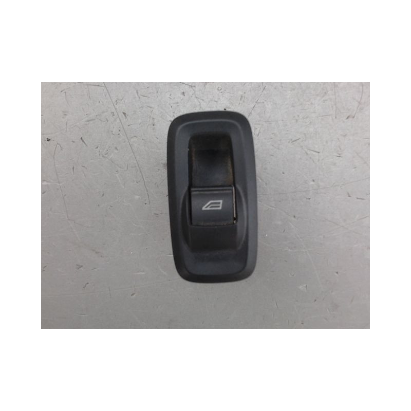 COMMANDE LEVE-GLACE PORTE AVD FORD FIESTA