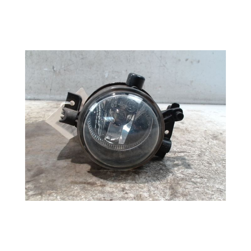 PHARE ANTIBROUILLARD AVANT DROIT FORD FOCUS SW 2005-2007