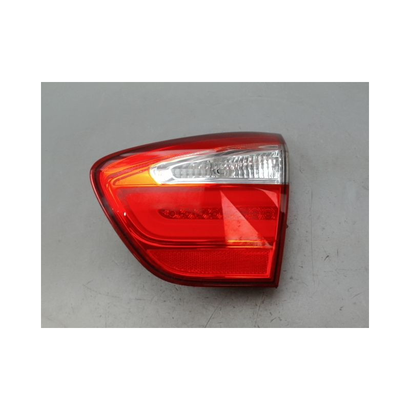 FEU ARRIERE INTERIEUR DROIT KIA RIO 2005-