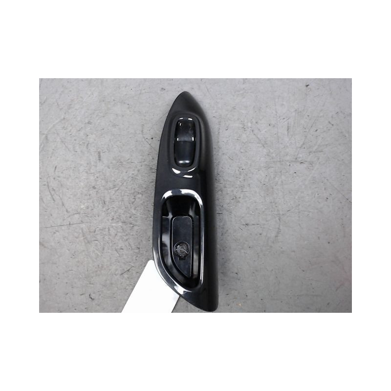 COMMANDE LEVE-GLACE PORTE ARG NISSAN JUKE