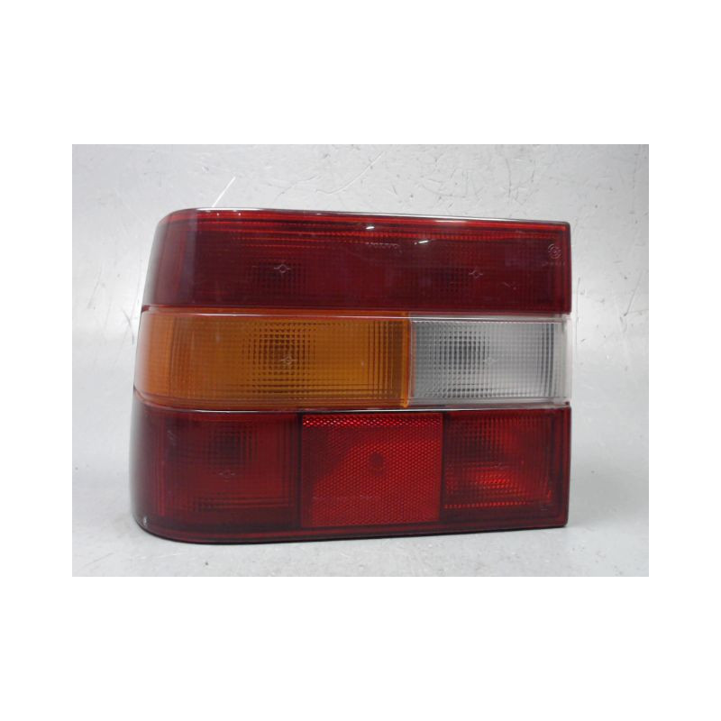 FEU ARRIERE GAUCHE  VOLVO 850 -93