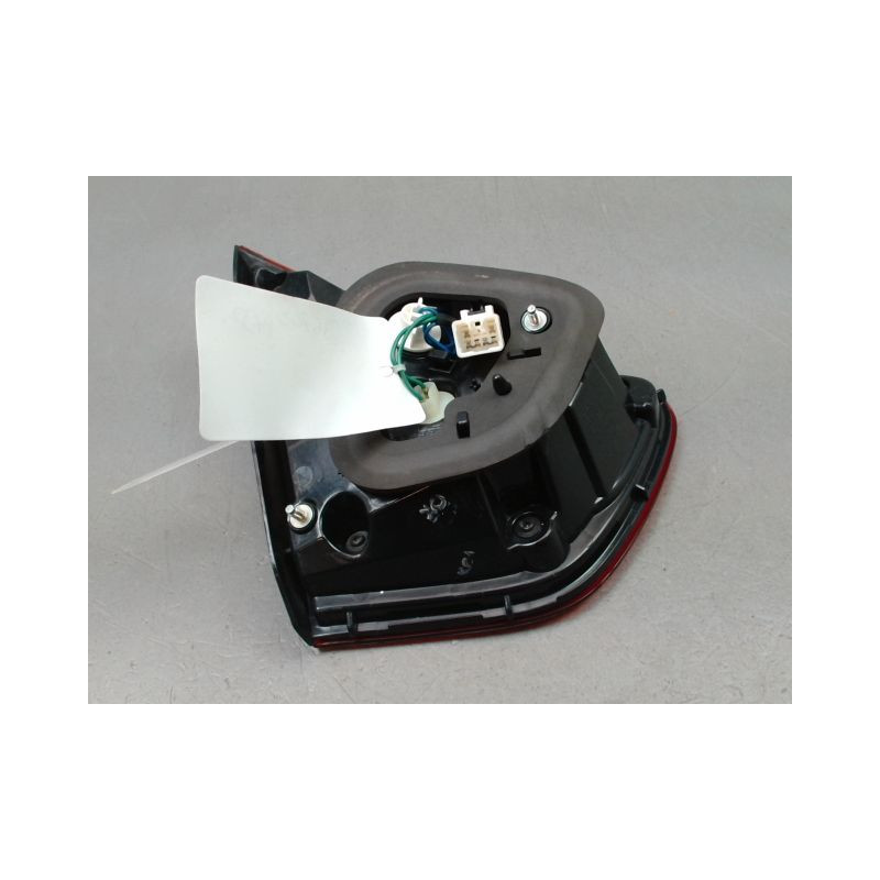 FEU ARRIERE INTERIEUR DROIT KIA RIO 2005-