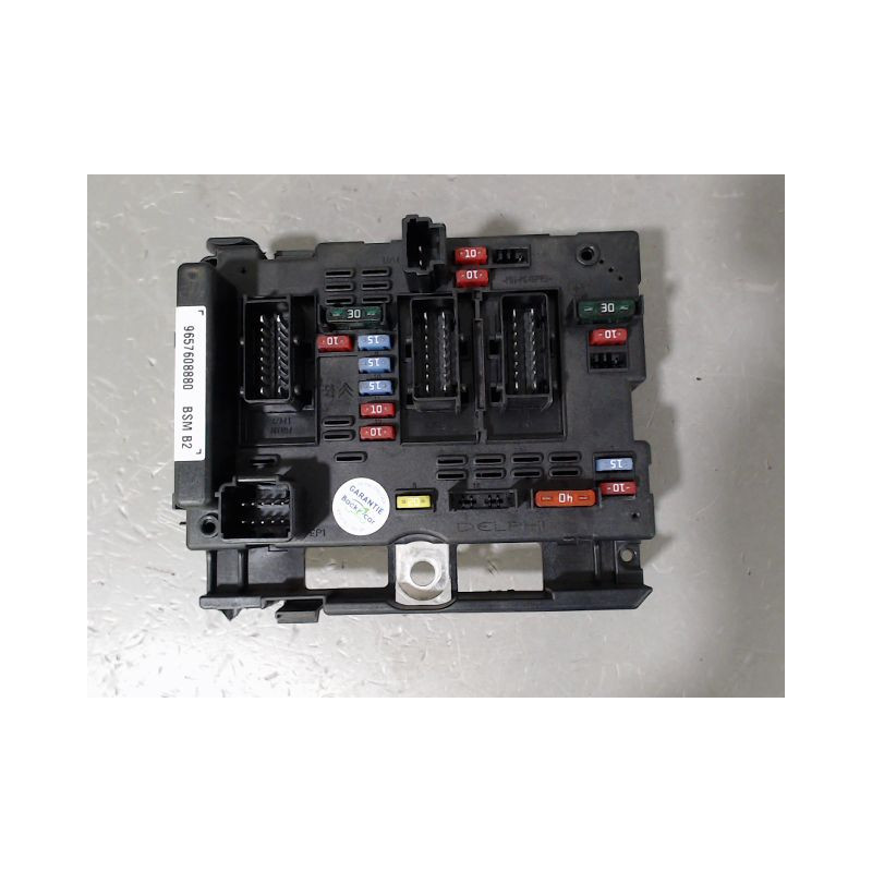BOITE A FUSIBLES PEUGEOT 206
