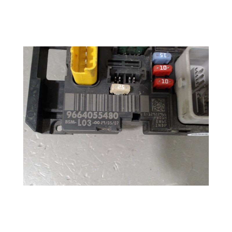BOITE A FUSIBLES PEUGEOT 1007