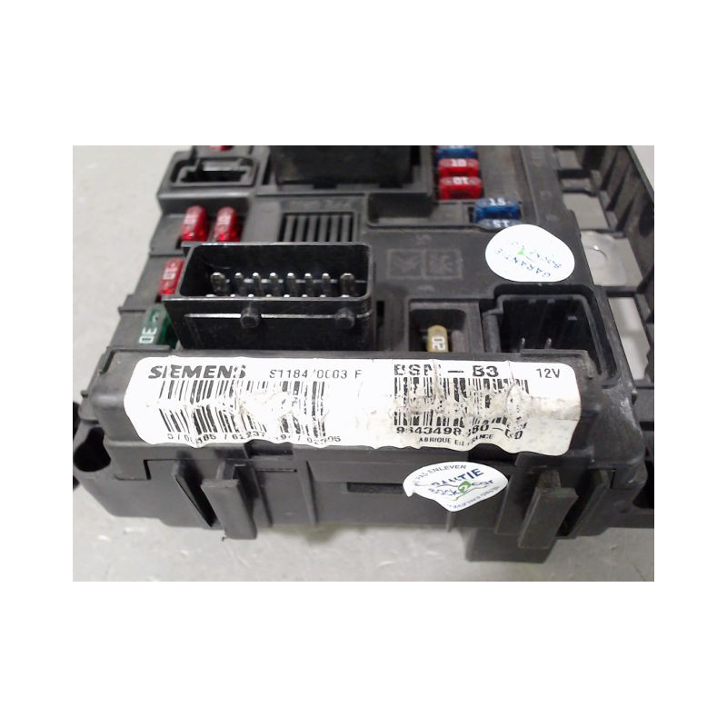 BOITE A FUSIBLES PEUGEOT 307
