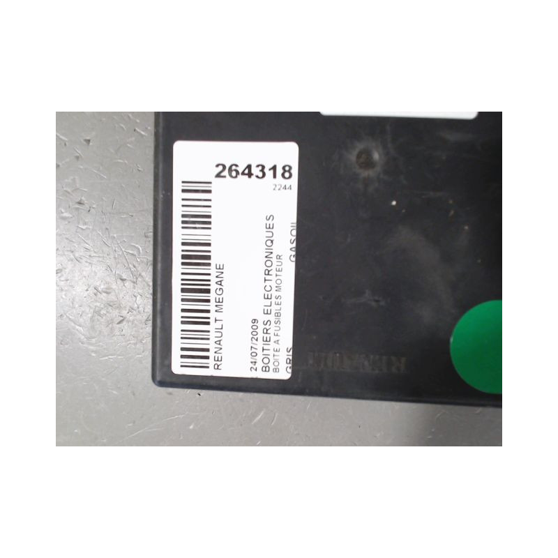 BOITE A FUSIBLES RENAULT MEGANE