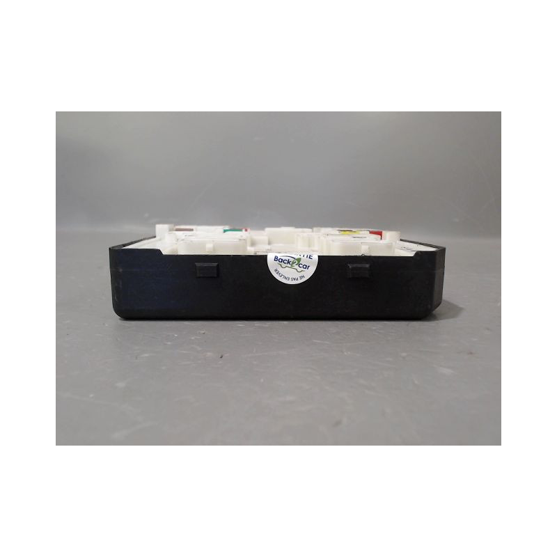 BOITE A FUSIBLES RENAULT MEGANE