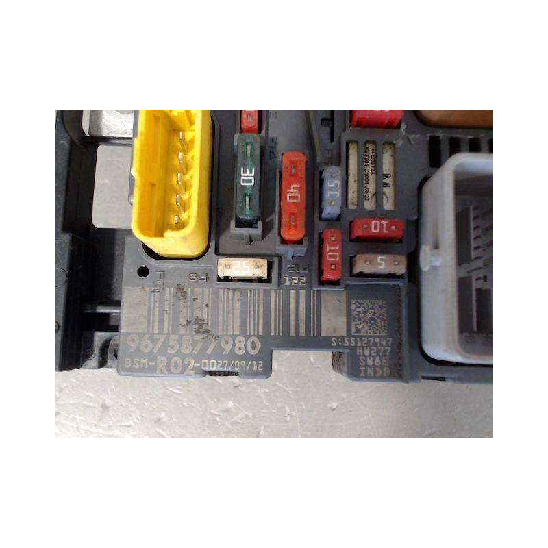 BOITE A FUSIBLES CITROEN C4