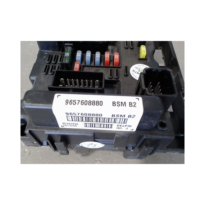 BOITE A FUSIBLES PEUGEOT 206