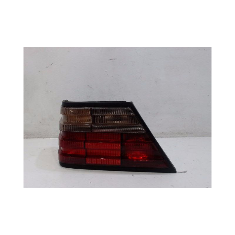 FEU ARRIERE DROIT MERCEDES E300
