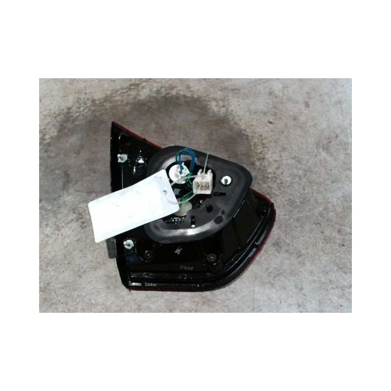 FEU ARRIERE INTERIEUR DROIT KIA RIO 2005-