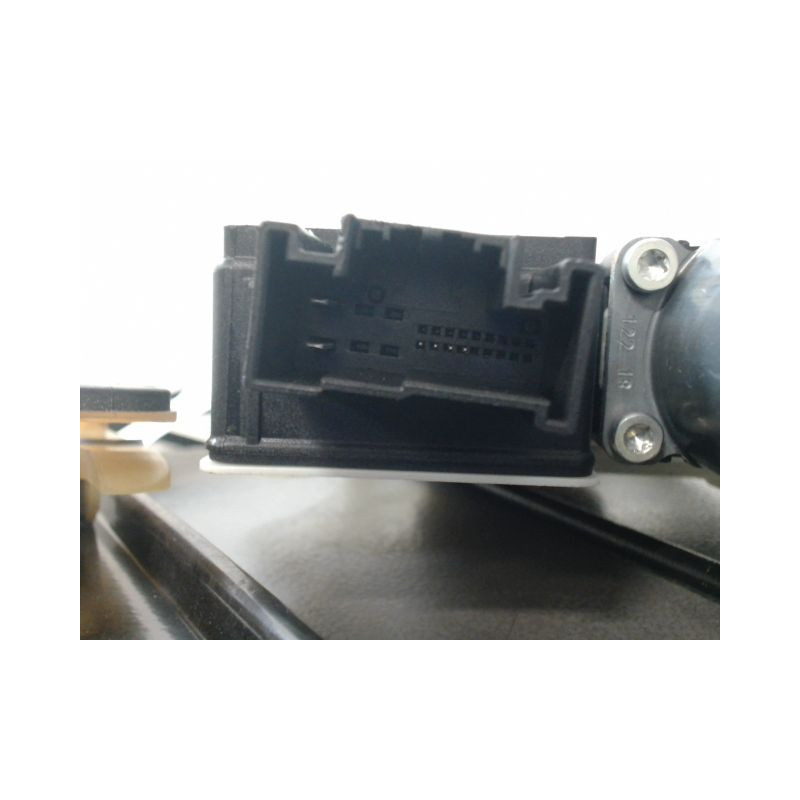 MECANISME+MOTEUR LEVE-GLACE AVANT DROIT VOLKSWAGEN POLO 2009-