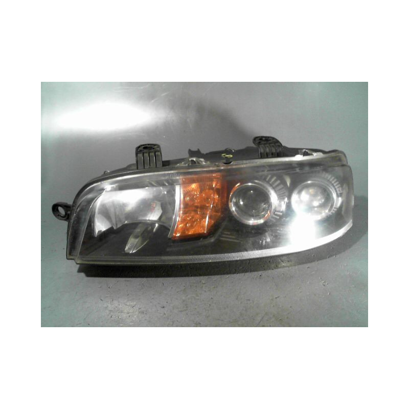 PHARE GAUCHE FIAT PUNTO