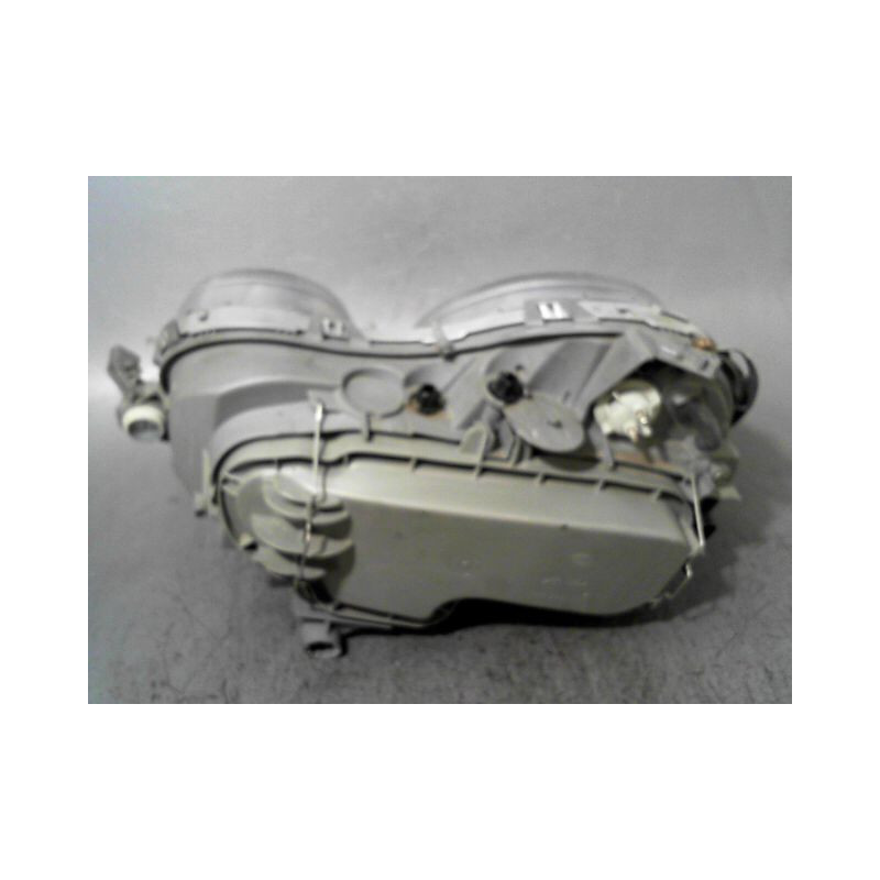 PHARE DROIT MERCEDES E220