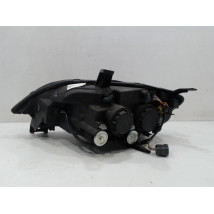 PHARE DROIT MAZDA 2