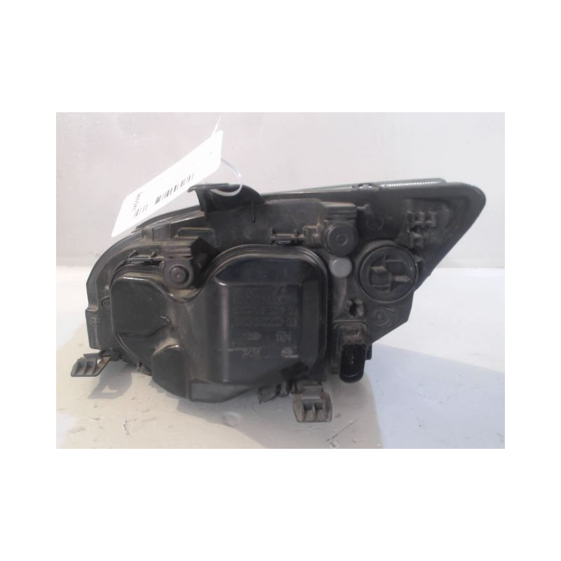 PHARE DROIT FORD FOCUS 04-07