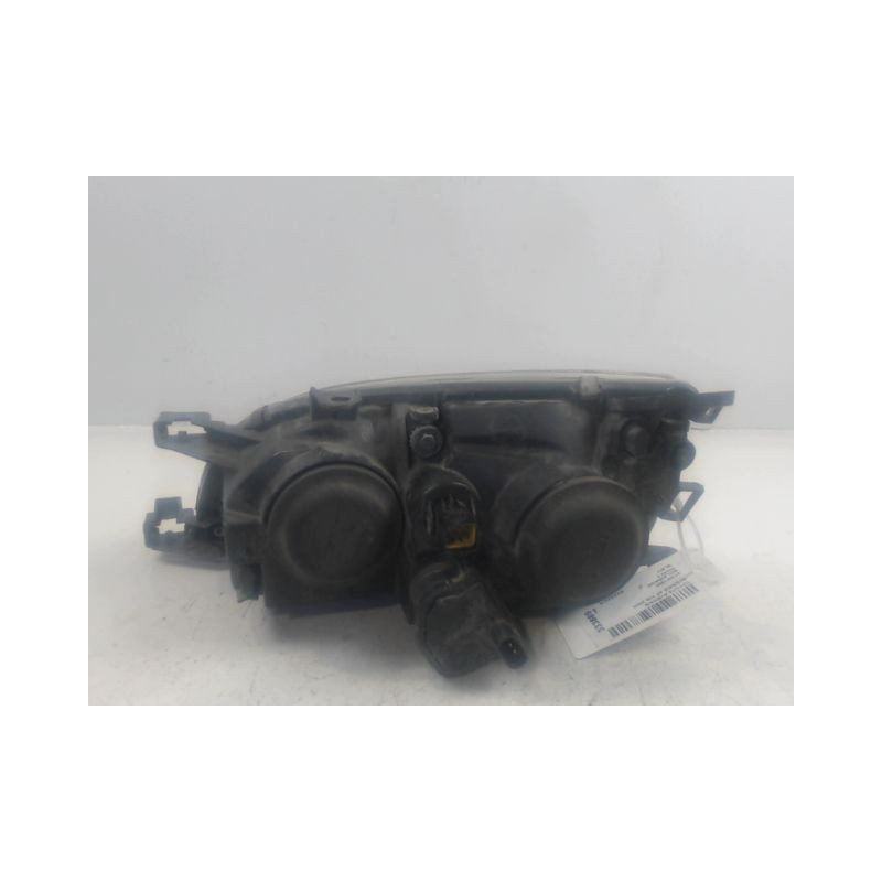 PHARE DROIT TOYOTA AVENSIS -2000