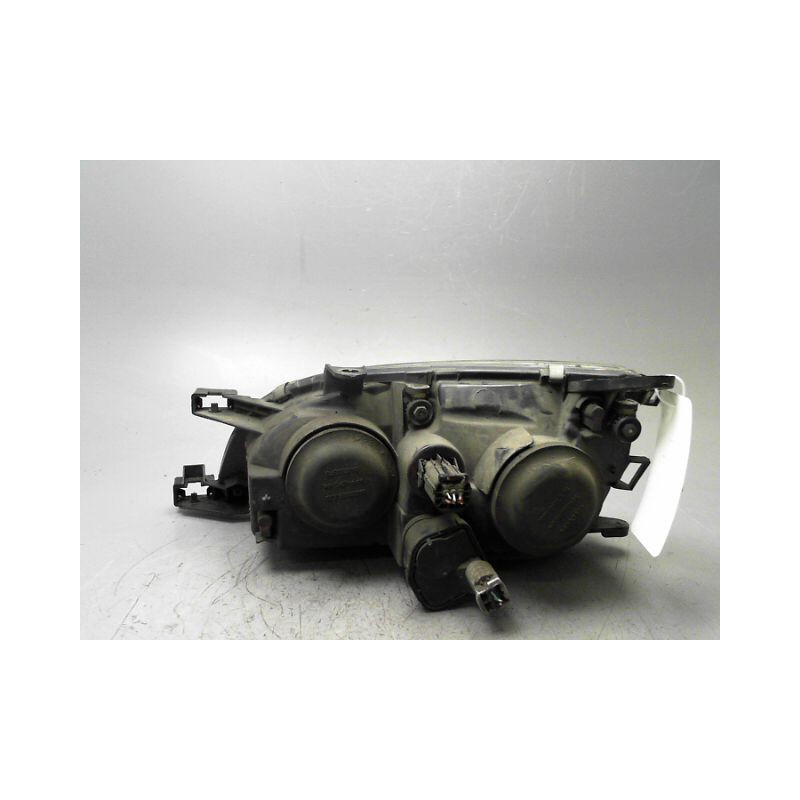 PHARE DROIT TOYOTA AVENSIS -2000