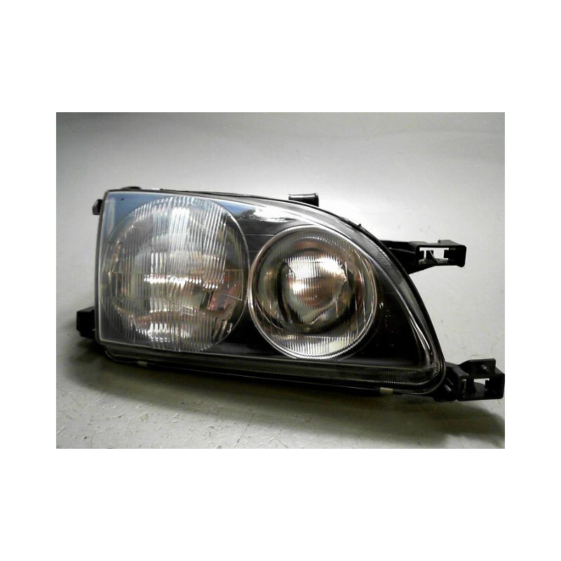PHARE DROIT TOYOTA AVENSIS
