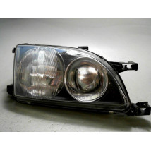 PHARE DROIT TOYOTA AVENSIS