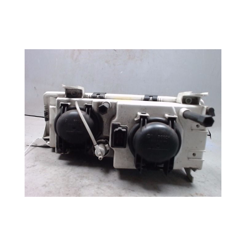 PHARE DROIT LADA 111