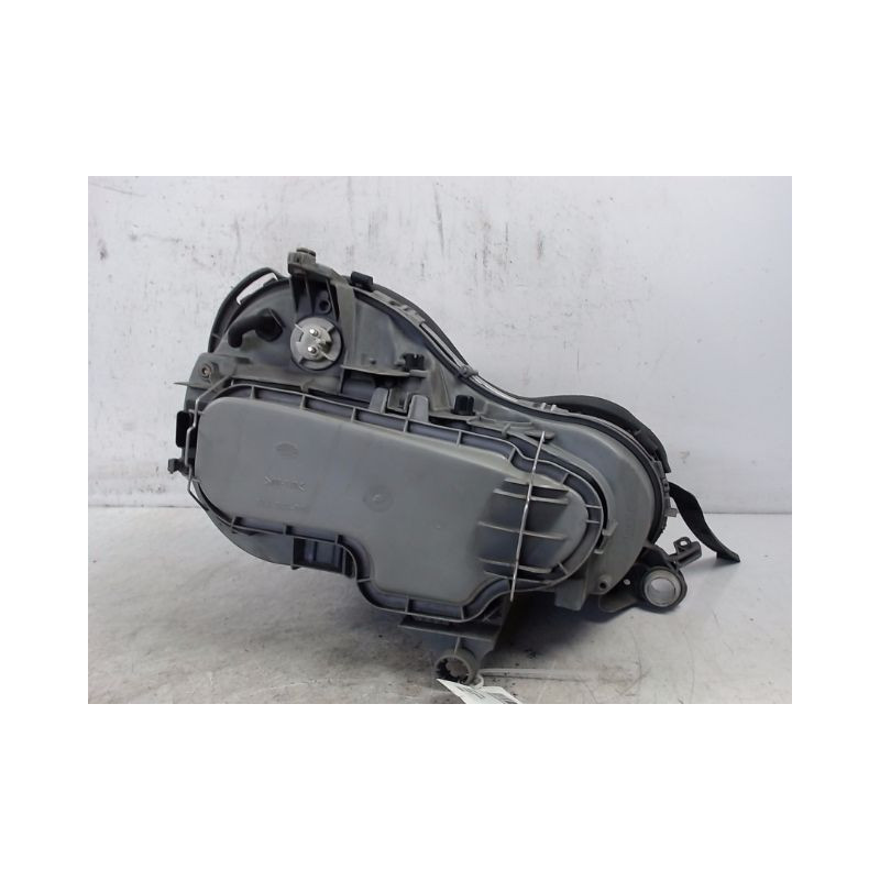 PHARE GAUCHE MERCEDES E200