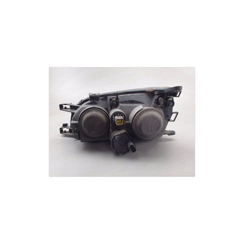 PHARE DROIT TOYOTA AVENSIS
