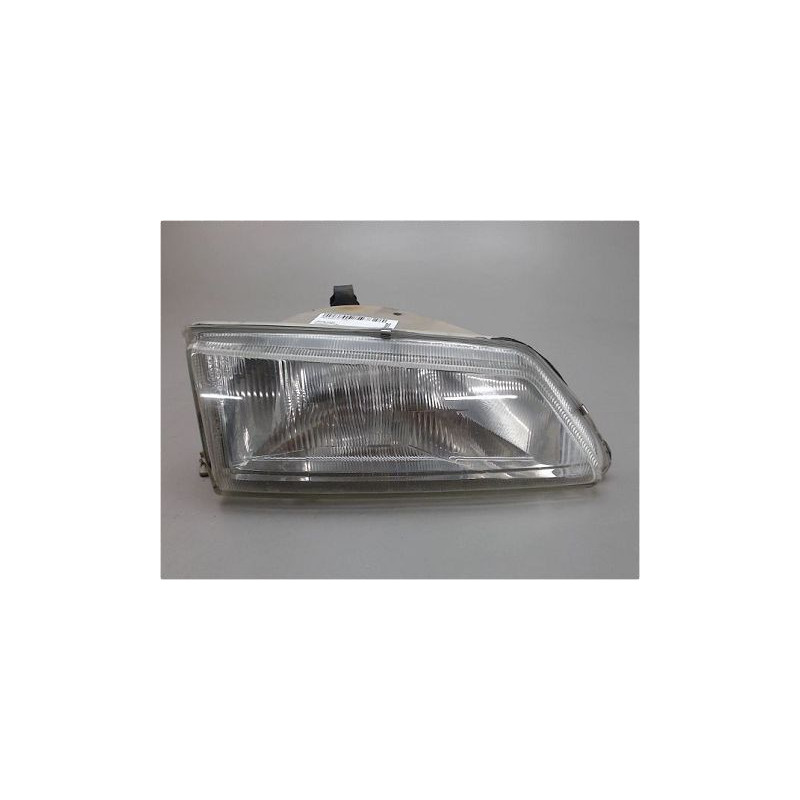 PHARE DROIT PEUGEOT 106