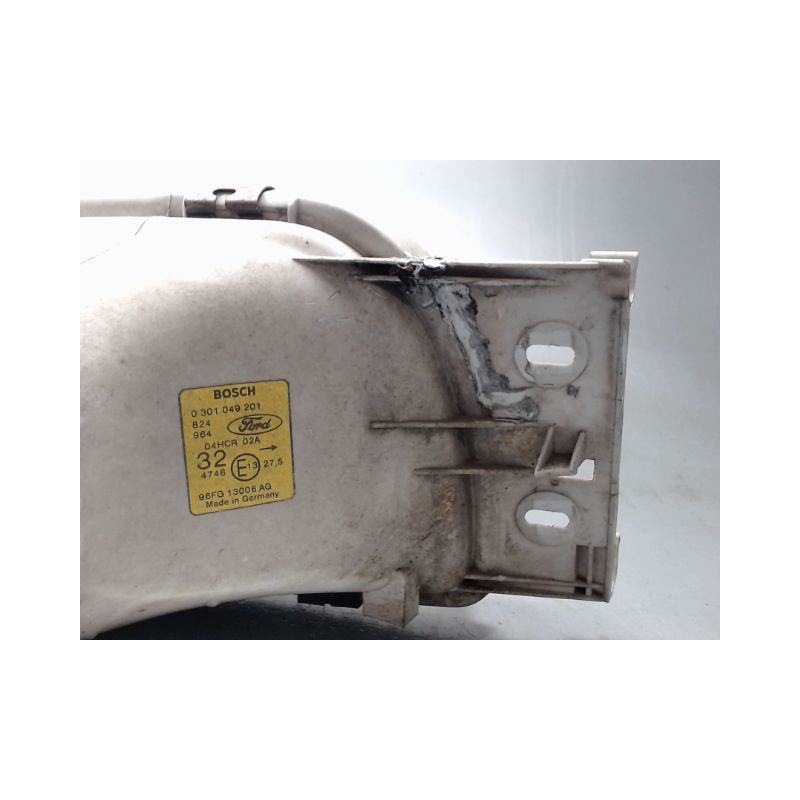 PHARE GAUCHE FORD FIESTA 95-9.99
