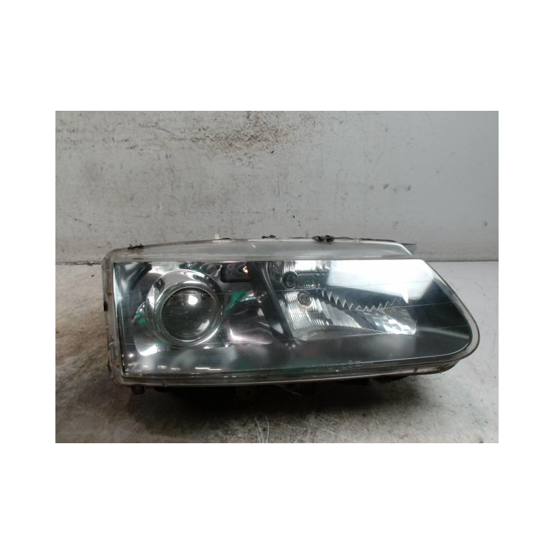 PHARE DROIT RENAULT SAFRANE 96 -2000